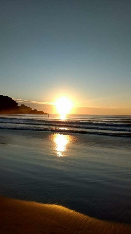 Apartamento Ubatuba - Praia grande - 250m da Praia Bagian luar foto
